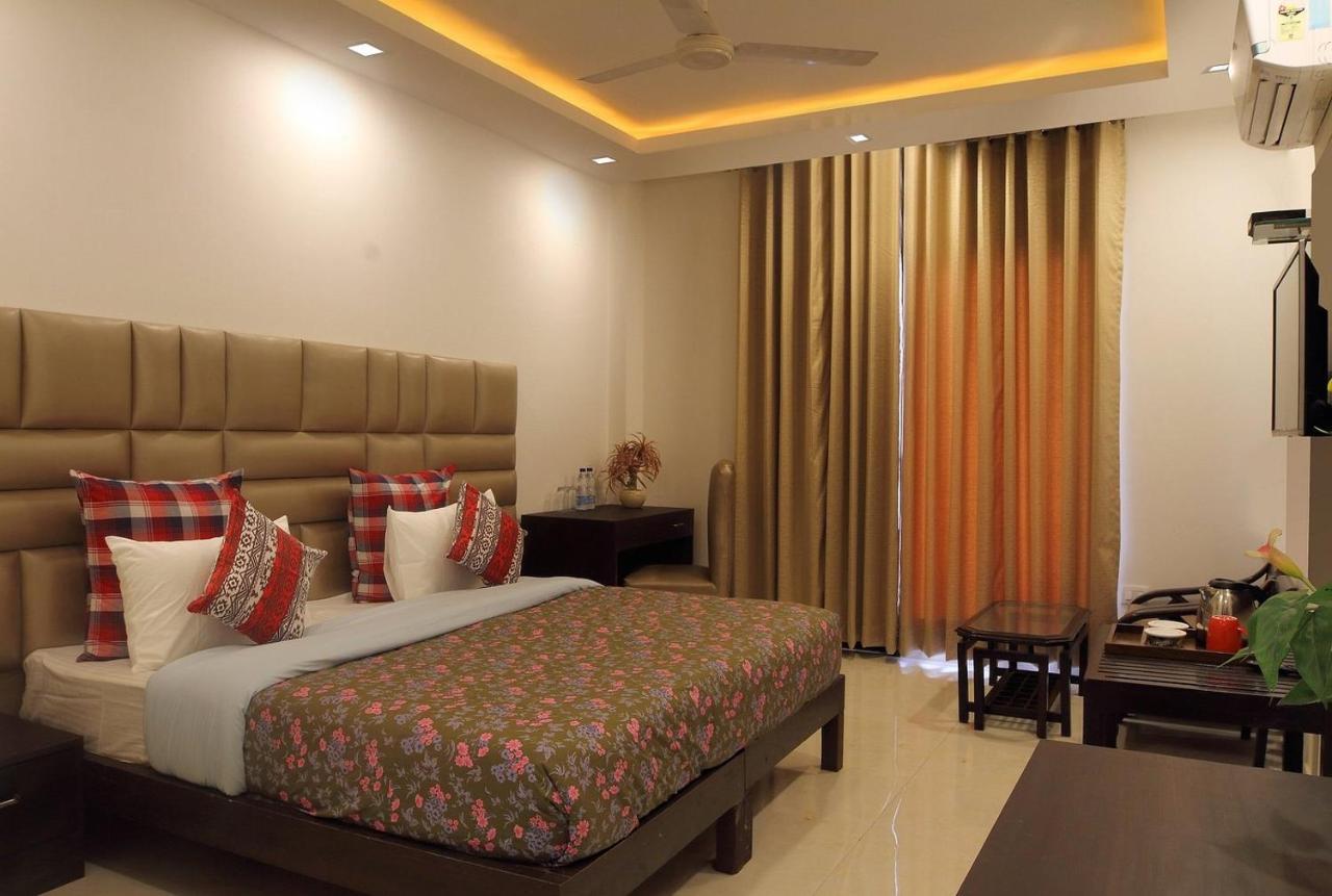 Park Studio Dlf Phase 2, Cyber City, Gurgaon Exterior photo