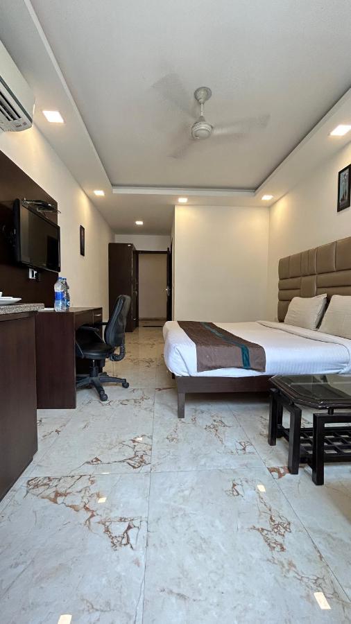 Park Studio Dlf Phase 2, Cyber City, Gurgaon Exterior photo